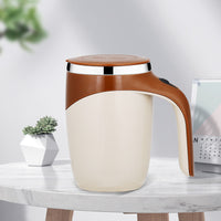 Selbstrührender Becher mit USB-Aufladung ✔ Perfekt gemixter Kaffee & Shakes auf Knopfdruck ✔ Magnetisches Rührsystem ✔ Ideal für Zuhause, Büro & Fitness.