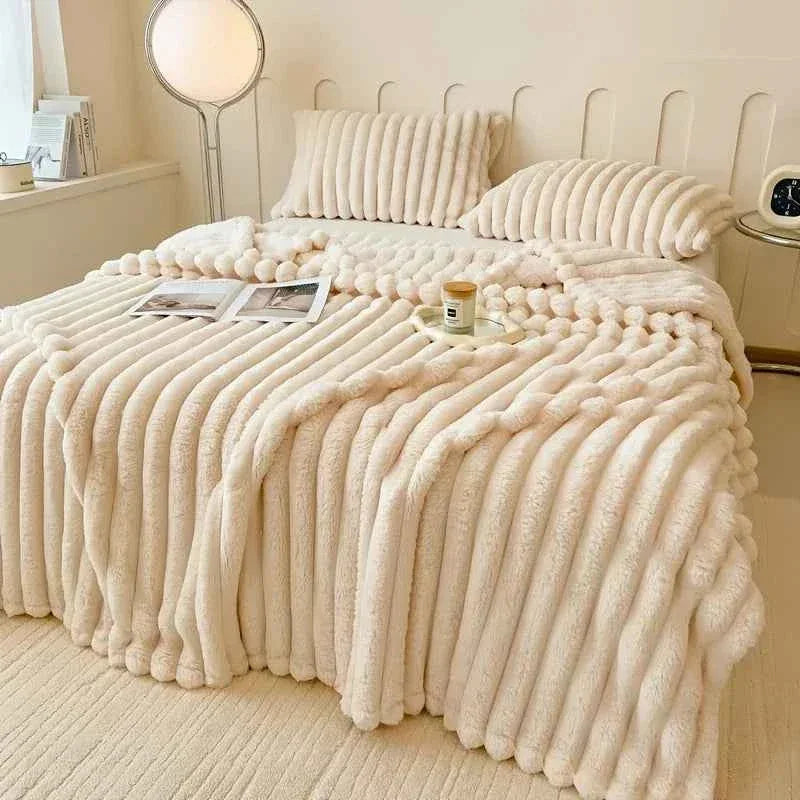 Flannel blanket, imitation rabbit fur blanket, soft and warm sofa blanket, For napping, office, outdoor camping, for all seasons