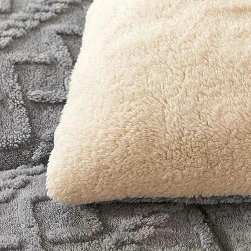 Super Thick Winter Warm Lamb Cashmere Blanket – Soft, Heavy & Cozy Quilt