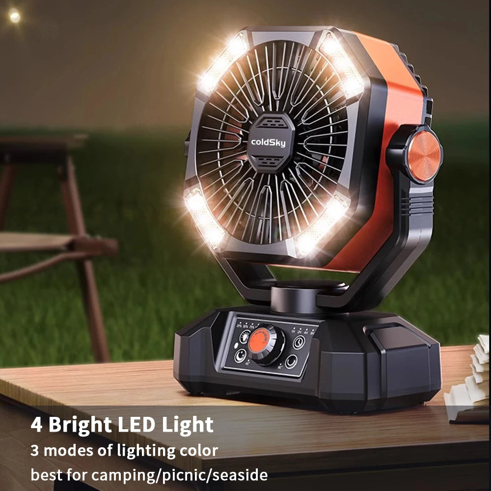 Tragbarer Campingventilator mit 20.000-mAh-Akku, LED-Leuchten und Fernbedienung, aufgehängt im Zelt